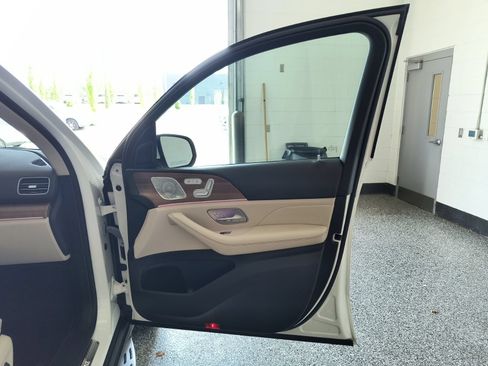 Used 2022 Mercedes-Benz GLE 450 4MATIC image 25