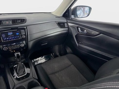 Certified 2019 Nissan Rogue SV w/ Premium Package image 25