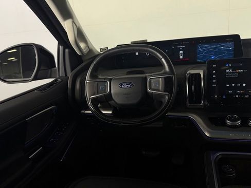 Used 2025 Ford Expedition Max Platinum AWD/4WD image 15