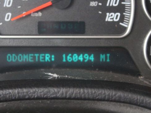 Used 2005 GMC Envoy Denali image 9