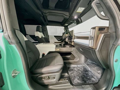 Used 2025 GMC Hummer EV 3X AWD/4WD image 30