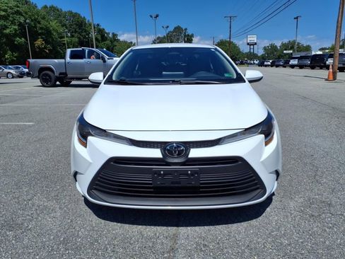 Used 2025 Toyota Corolla LE image 6