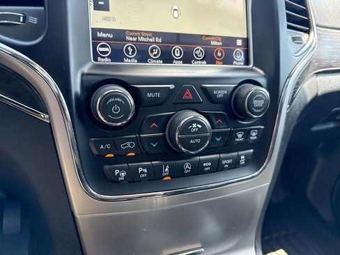 Used 2018 Jeep Grand Cherokee High Altitude AWD/4WD image 19