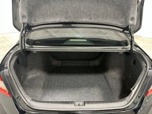 Used 2018 Honda Accord Touring image 16