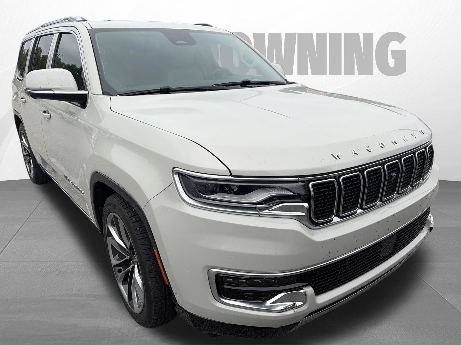 Used 2022 Jeep Wagoneer Series III w/ Premium Group I AWD/4WD image 2