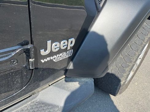 Used 2019 Jeep Wrangler Unlimited Sport S AWD/4WD image 8