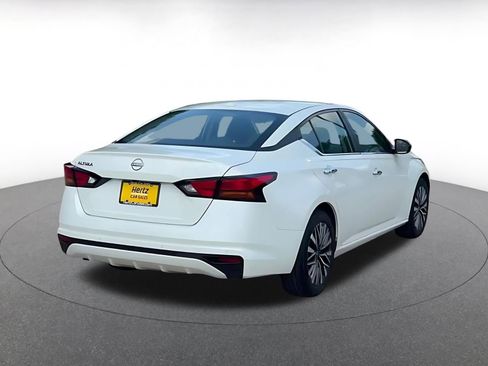 Used 2025 Nissan Altima 2.5 SV FWD image 14