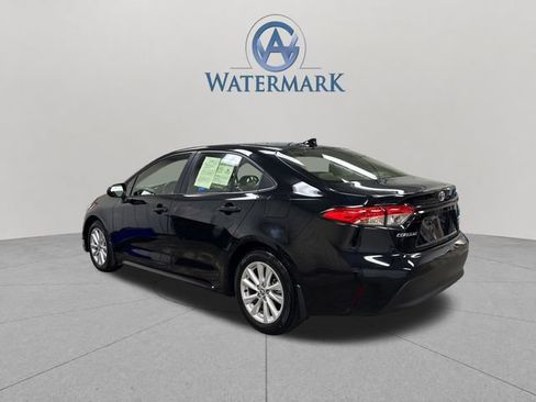 Used 2024 Toyota Corolla LE w/ LE Convenience Package FWD image 3