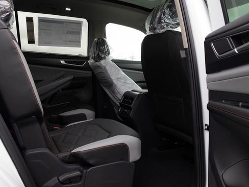 New 2026 Volkswagen Atlas Peak Edition image 39