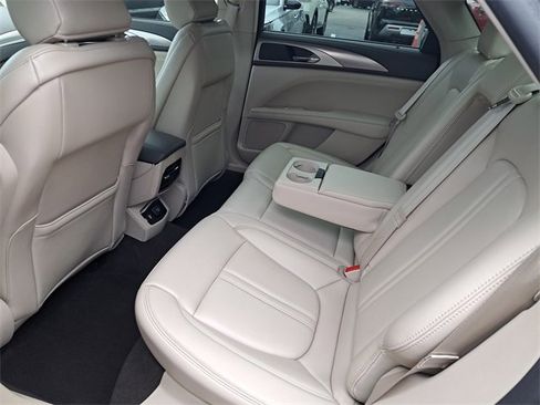 Used 2020 Lincoln MKZ w/ Convenience Package image 8