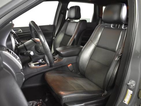 Used 2019 Jeep Grand Cherokee Altitude AWD/4WD image 9