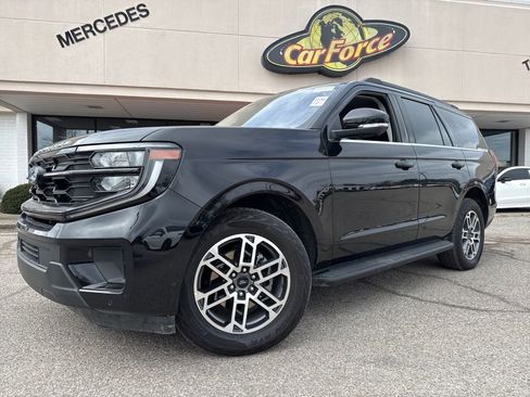 Used 2025 Ford Expedition Active image 3