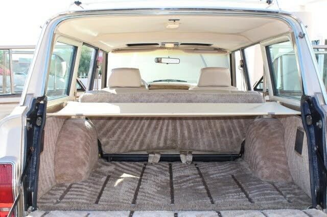 Used 1990 Jeep Grand Wagoneer AWD/4WD image 27