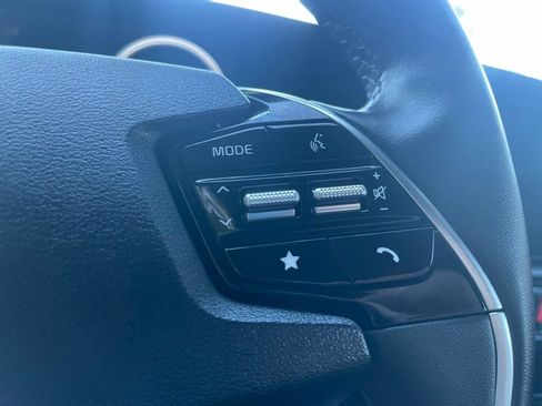 Certified 2023 Kia Niro Wind w/ Wind Preserve Package FWD image 12
