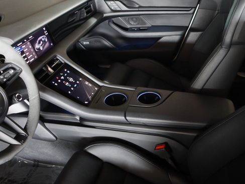 Used 2024 Porsche Taycan 4S image 16