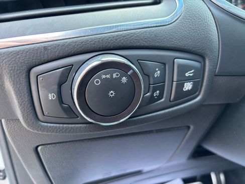 Used 2019 Ford Edge ST w/ Convenience Package AWD/4WD image 18