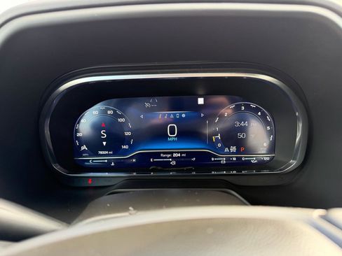 Used 2022 Chevrolet Suburban Z71 w/ Luxury Package image 12