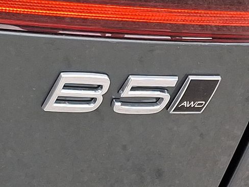 New 2026 Volvo XC60 B5 Ultra w/ Climate Package image 15