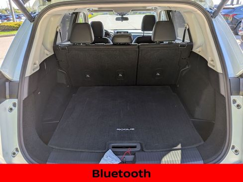 Certified 2025 Nissan Rogue SV w/ SV Premium Package AWD/4WD image 9