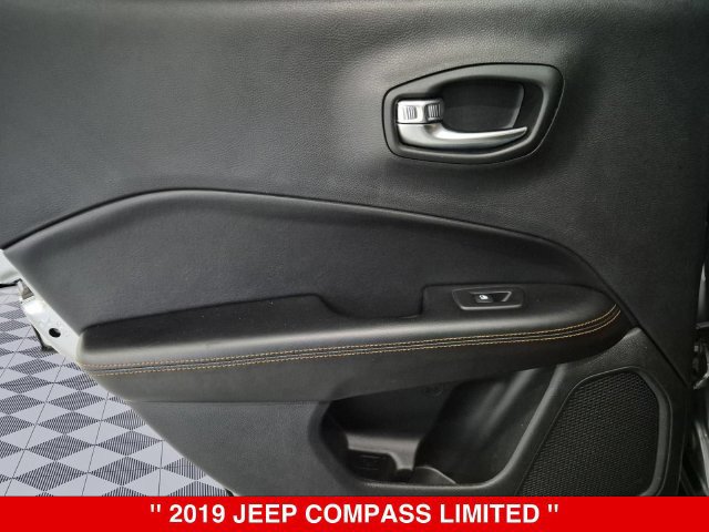 Used 2019 Jeep Compass Limited AWD/4WD image 28