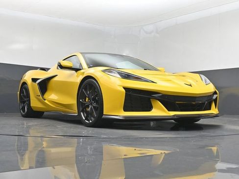 Used 2025 Chevrolet Corvette ZR1 w/ Stealth Interior Trim Package RWD image 32