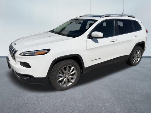 Used 2018 Jeep Cherokee Limited w/ Trailer Tow Group AWD/4WD image 3