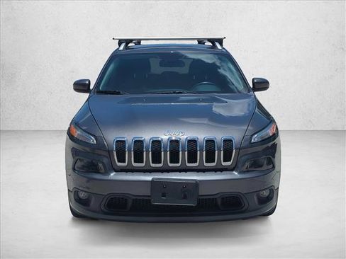 Used 2016 Jeep Cherokee Latitude FWD image 2
