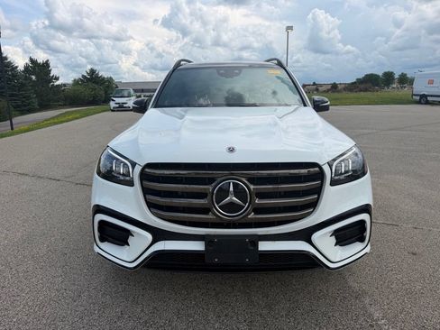 Used 2024 Mercedes-Benz GLS 450 4MATIC image 2