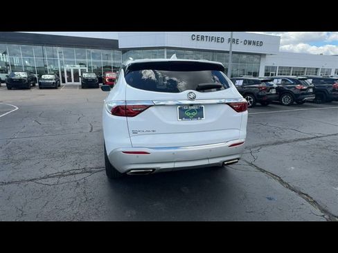 Used 2024 Buick Enclave Essence AWD/4WD image 7