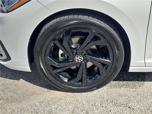 New 2026 Volkswagen Jetta SE image 8