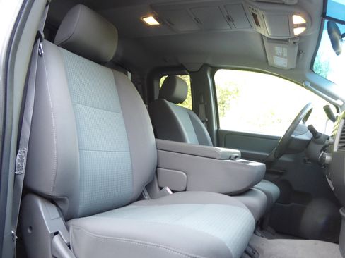 Used 2005 Nissan Titan SE RWD image 27