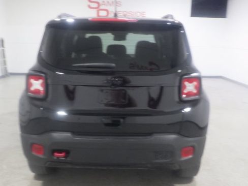 Used 2023 Jeep Renegade Trailhawk w/ Trailhawk Elite Group AWD/4WD image 3