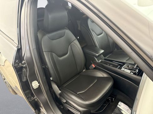 Used 2024 Jeep Compass Limited image 17