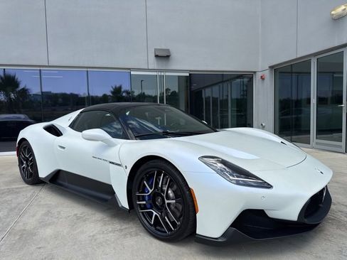 New 2023 Maserati MC20 Spyder image 1