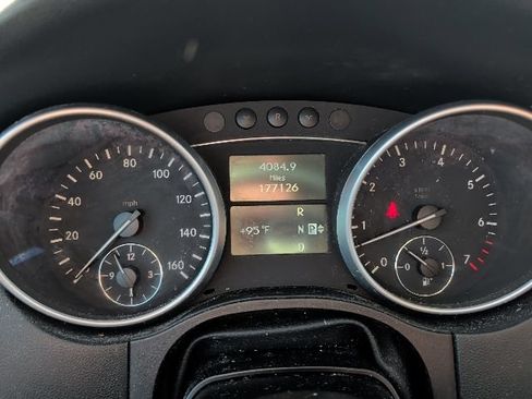 Used 2011 Mercedes-Benz ML 350 4MATIC image 19