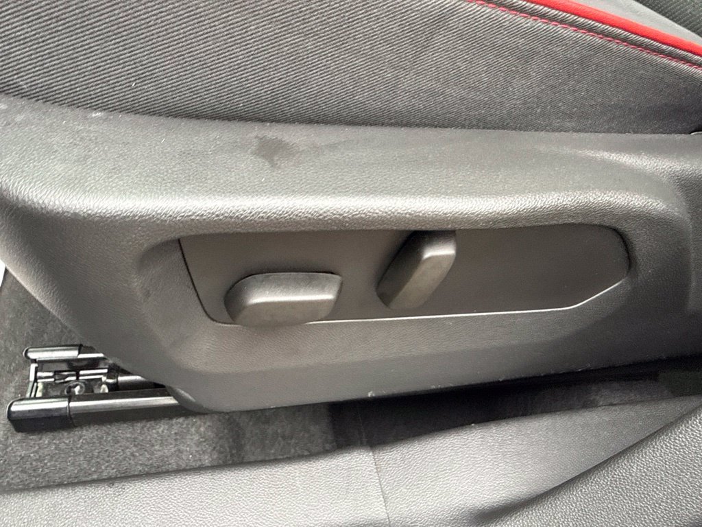 Used 2023 Buick Envision Essence w/ Technology Package I AWD/4WD image 26