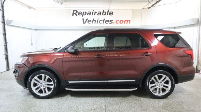 Used 2016 Ford Explorer XLT w/ Equipment Group 202A AWD/4WD image 1