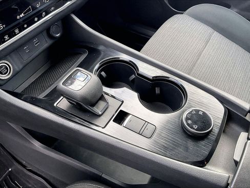 Used 2022 Nissan Rogue SV image 13