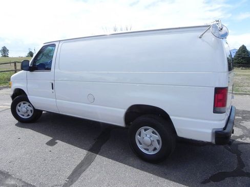 Used 2007 Ford E-250 and Econoline 250 image 2