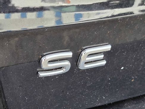 Used 2022 Volkswagen Taos SE image 14