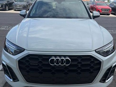 Used 2023 Audi Q5 2.0T Premium Plus w/ Premium Plus Package AWD/4WD image 2
