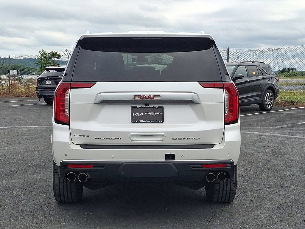 Used 2022 GMC Yukon Denali AWD/4WD image 5