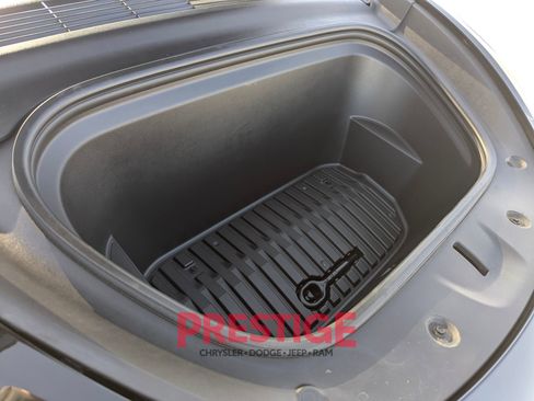 Used 2020 Tesla Model Y Long Range AWD/4WD image 3