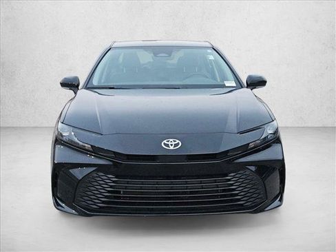 Used 2025 Toyota Camry LE w/ Convenience Package FWD image 2