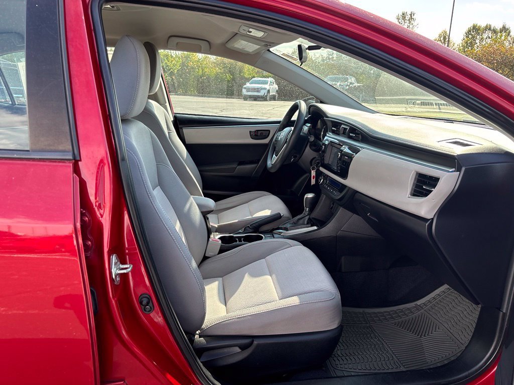 Used 2014 Toyota Corolla LE FWD image 16