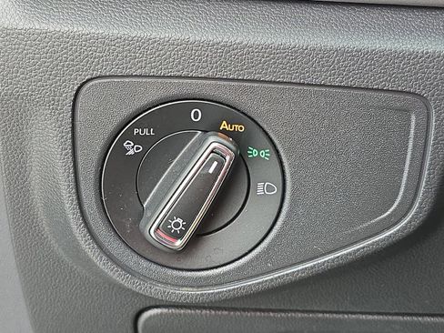 Used 2023 Volkswagen Atlas Cross Sport SE image 26