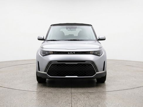 Used 2025 Kia Soul LX w/ LX Technology Package FWD image 2