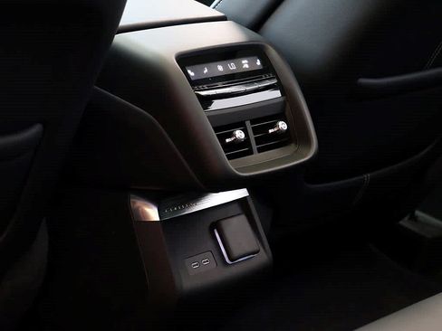 Used 2025 Cadillac Lyriq Luxury w/ LPO, Floor Liner Package AWD/4WD image 14