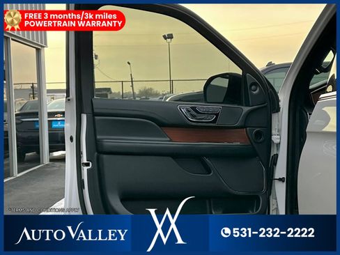 Used 2018 Lincoln Navigator Reserve w/ Technology Package image 12