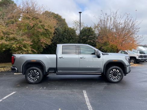 Used 2024 GMC Sierra 2500 Denali Ultimate image 10